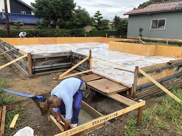 加賀市美岬市Ｋ邸の基礎工事など